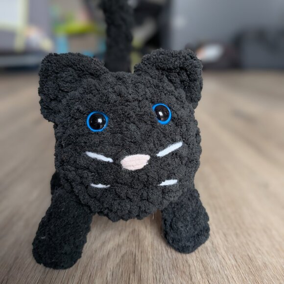 Adopt a loaf crochet kitty - Picture 5 of 7